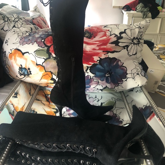 Boots - Picture 5 of 5